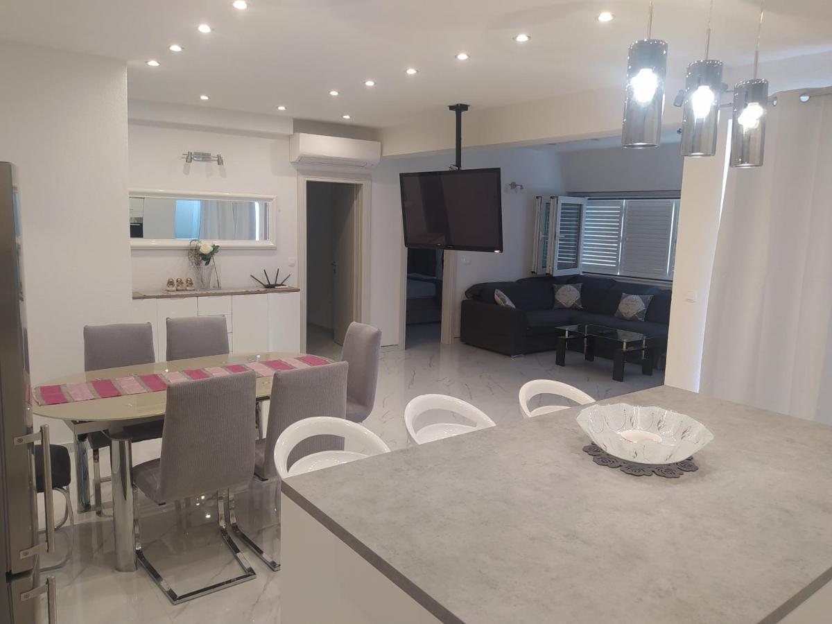 Apartmani Trubi 3 โวดีเซ ภายนอก รูปภาพ